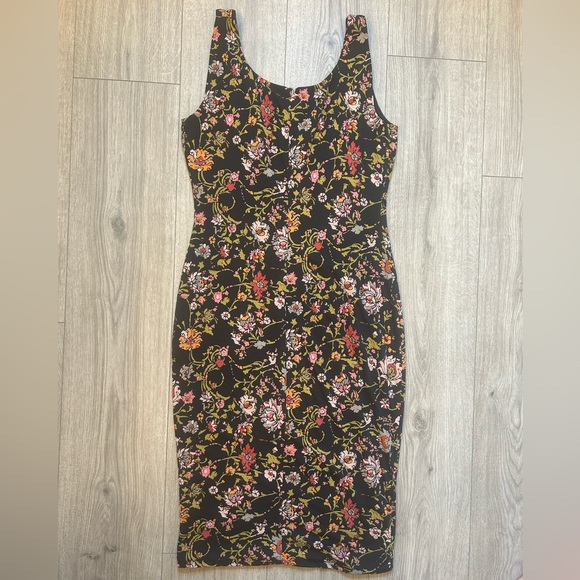 Peruvian Connection fitted floral dress - Picture 2 of 5